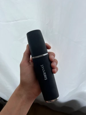 Tanrevel - Går ej ner i pris. Använd ca 5-7 ggr. Passar inte riktigt mig, gillar mer i mousse format. Två refills , en stor och en liten. Den stora är original och den lilla är Bronzed glow