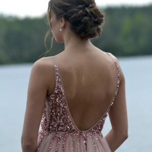 Balklänning - Balklänning använd 1 gång. Nypris 6000 kr