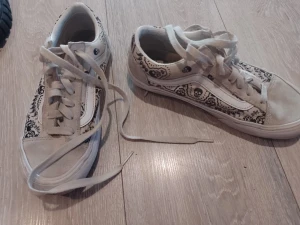 Vans 36 - använd tre gånger