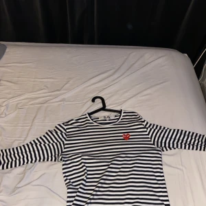 Commes des garçons tröja - CDG tröja storlek L