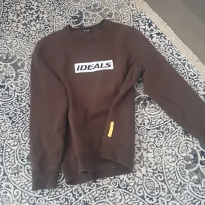 Tiger of sweden - Jättefin tröja Tiger of sweden Använd ca 3-4 ggr så i fint skick 