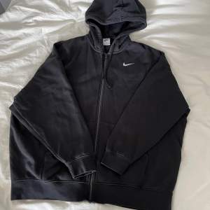 Säljer Nike oversized hoodie storlek S nypris 749kr 