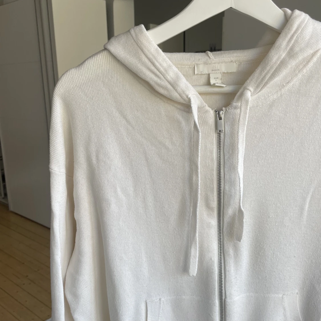 Vit stickad kofta  - 90