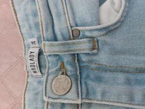 Damjeans Madlady 34 - Ett par Damjeans i storlek 34 märke Madlady