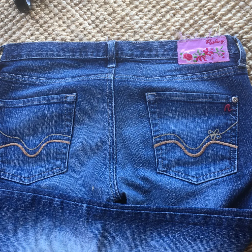 Har dessa snygga bootcuts som inte längre används. Jeans & Byxor.