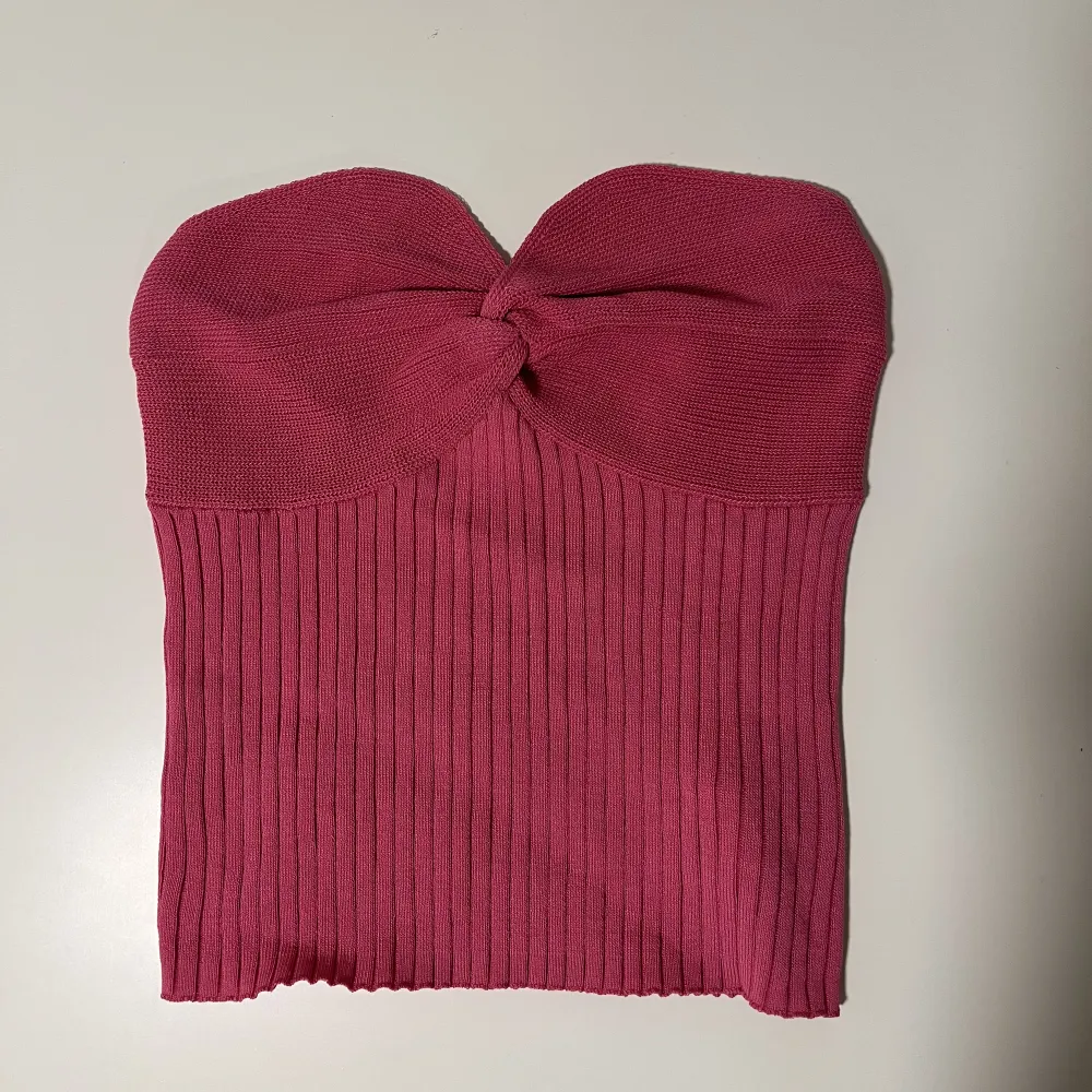 Fin somrig stickad rosa armlös topp från shein. Blusar.