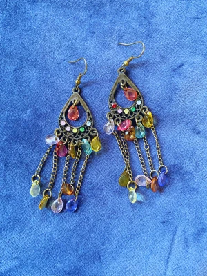 Örhängen  - Färgglada örhängen med rhinestones 