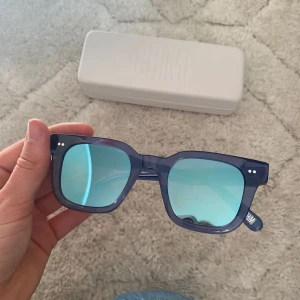 SÖKER 04 blåa spegelglas  - Söker 04 blåa chimis med spegelglas 