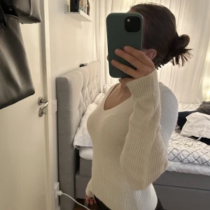 Stickad tröja  - Jättefin tröja! Kommer inte till användning! 💕