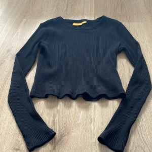 Tröja  - En tröja som är använd men i bra skick.!