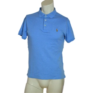 Ralph Lauren - Size: M   Fit: Slim   Shoulders: 44 cm   Chest: 48 cm   Sleeve: 15 cm   Length front: 61 cm   Length back: 61,5 cm   Condition: 5/5    Material: Cotton Feel free to ask any questions:)     Yours truly,  Waldemar