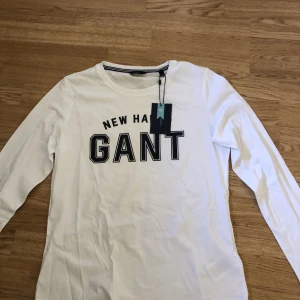 Gant tröja  - En ny oanvänd gant tröja, vit och långärmad. Med lappen kvar på.