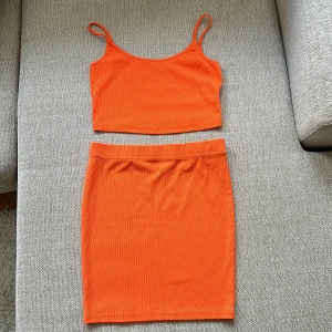 Kjol och topp - Aldrig använda. Set från Shein 