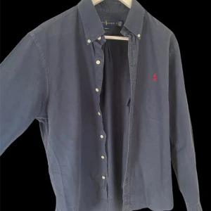 Ralph Lauren Slim Fit Skjorta  - Ralph Lauren Slim Fit Skjorta Nästan helt oanvänd🤩 Skick 9/10