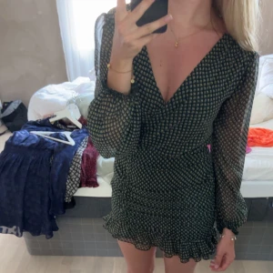 Klänning - Klänning från Zara storlek S, köparen står för frakten🌸🫶🏼 pris 150kr