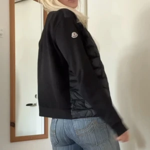 moncler cardigan  - så fin cardigan, självklart äkta 💞