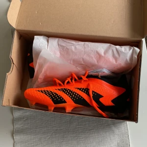 Adidas Predator Accuracy.1 FG - Aldrig testade adidas predator. Storlek US 9 eller 42 2/3.