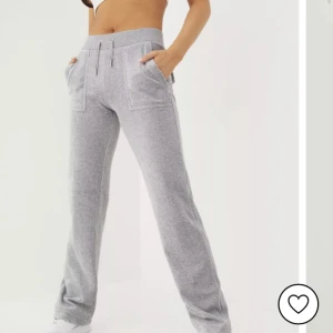 Juicy couture  - Säljer mina fina juicy couture byxor då dom ej kommer till användning. Dom är i nyskick💓