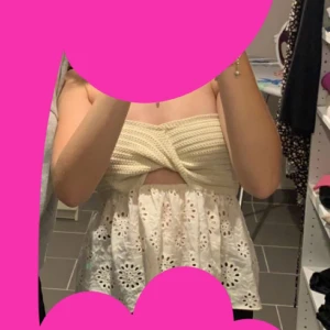 Topp från zara - Säljer denna super fina topp nu till sommaren som är från zara från förra året 💕 nästan aldrig använd 