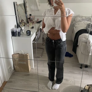 Low waist jeans  - Bra skick, low waist jeans från Gina Tricot 