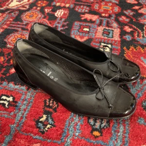 ballerinaskor  - svarta ballerinaskor från gabor köpta secondhand! använd gärna köp nu