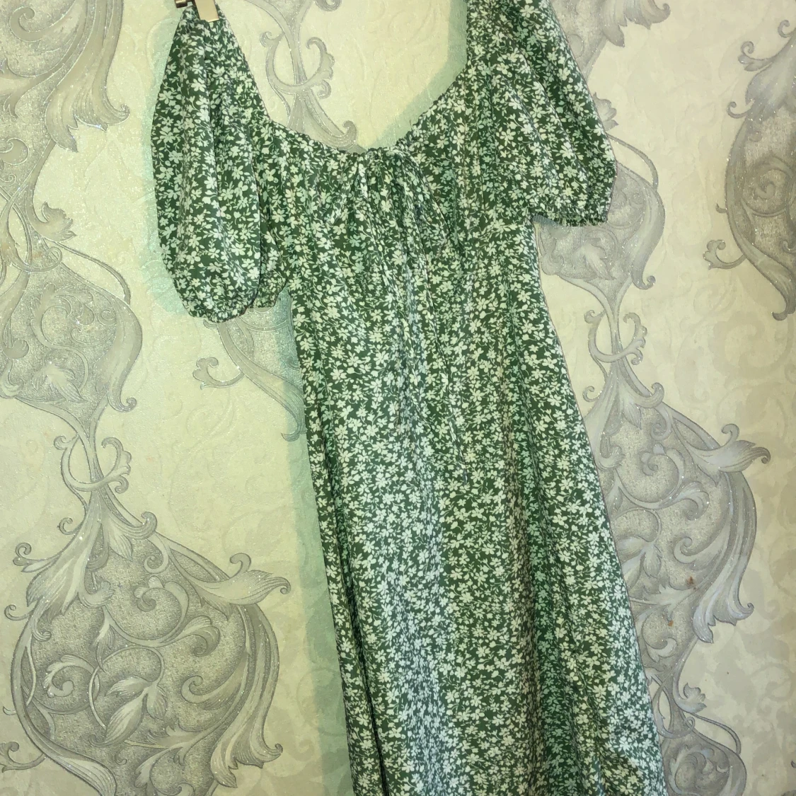Grön blommig sommarklänning  - 90
