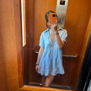 Klänning zara - Fin klänning från zara i storlek S