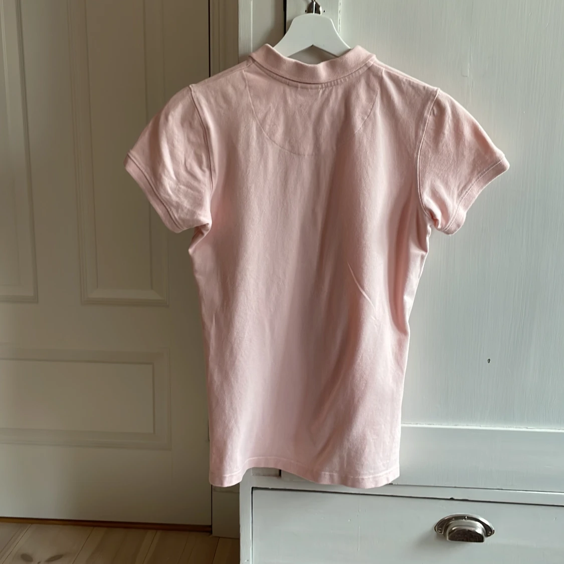 Rosa skjorta med halvknapp  - 90