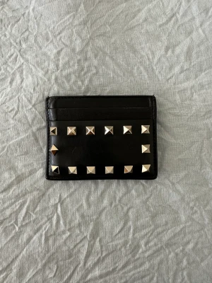 valentino plånbok - säljer denna valentino plånbok