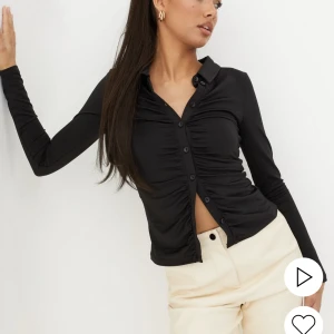 Topp - Festlig topp. Strl M men passar även S. 