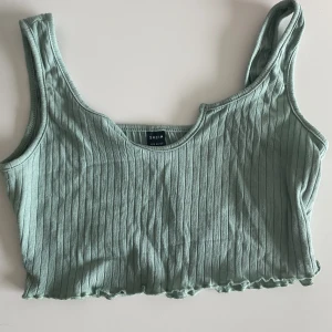Grön topp shein - Grön topp från shein Strl S 
