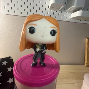 ginny funko pop❤️ - jätte fin ginny från harry potter funko pop utan några som helst defekter då den endast varit prydnad. har tyvärr ej lådan den kom i kvar❤️