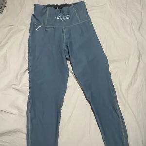 Träningsbyxa - Träningstights ifrån gavleo 