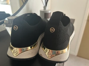 Michel kors skor  - Använt 1 gång 