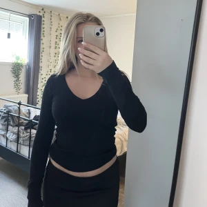 Topp - Stickad tröja ifrån Cubus med en fin urringning 💕