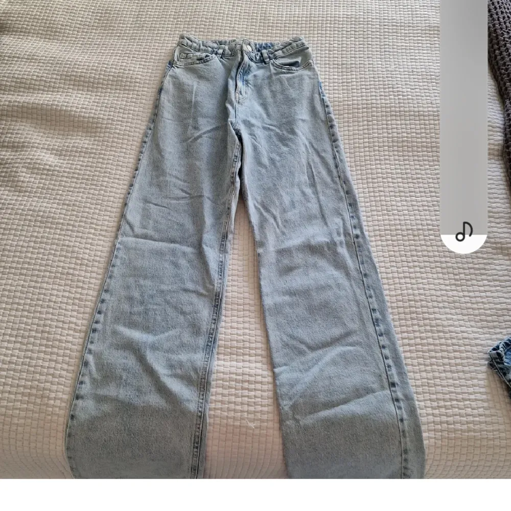 Ljusa jeans Vanja från Lindex. Jeans & Byxor.
