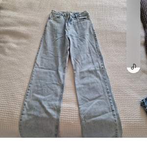 Ljusa jeans Vanja från Lindex