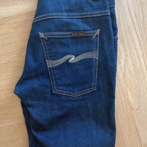 slim nudie jeans ”thin finn” 29 waist 32 längd väldigt bra skicka   450kr