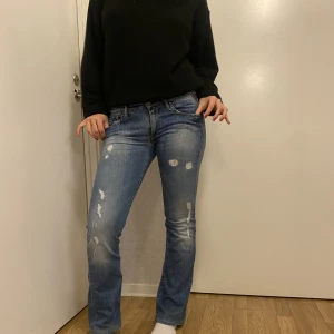 Bootcut jeans - Super snygga replay jeans.  Jag är 169, 38cm rakt över. Brukar ofta bära storlek s/36