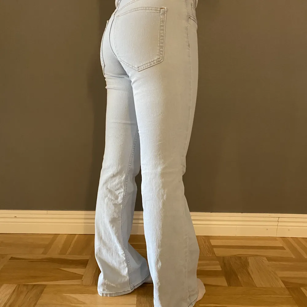 Söta jeans från H&M, storlek 36 😋. Jeans & Byxor.