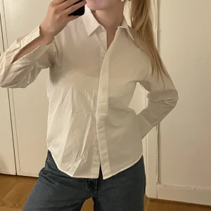 Vit skjorta  - Vit Stylein skjorta i väldigt bra skick!