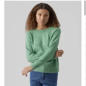 Super fin grön stickad tröja från veromoda i storlek L (liten i storleken)