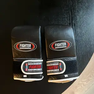Superfräscha boxningshandskar ifrån fighter. 
