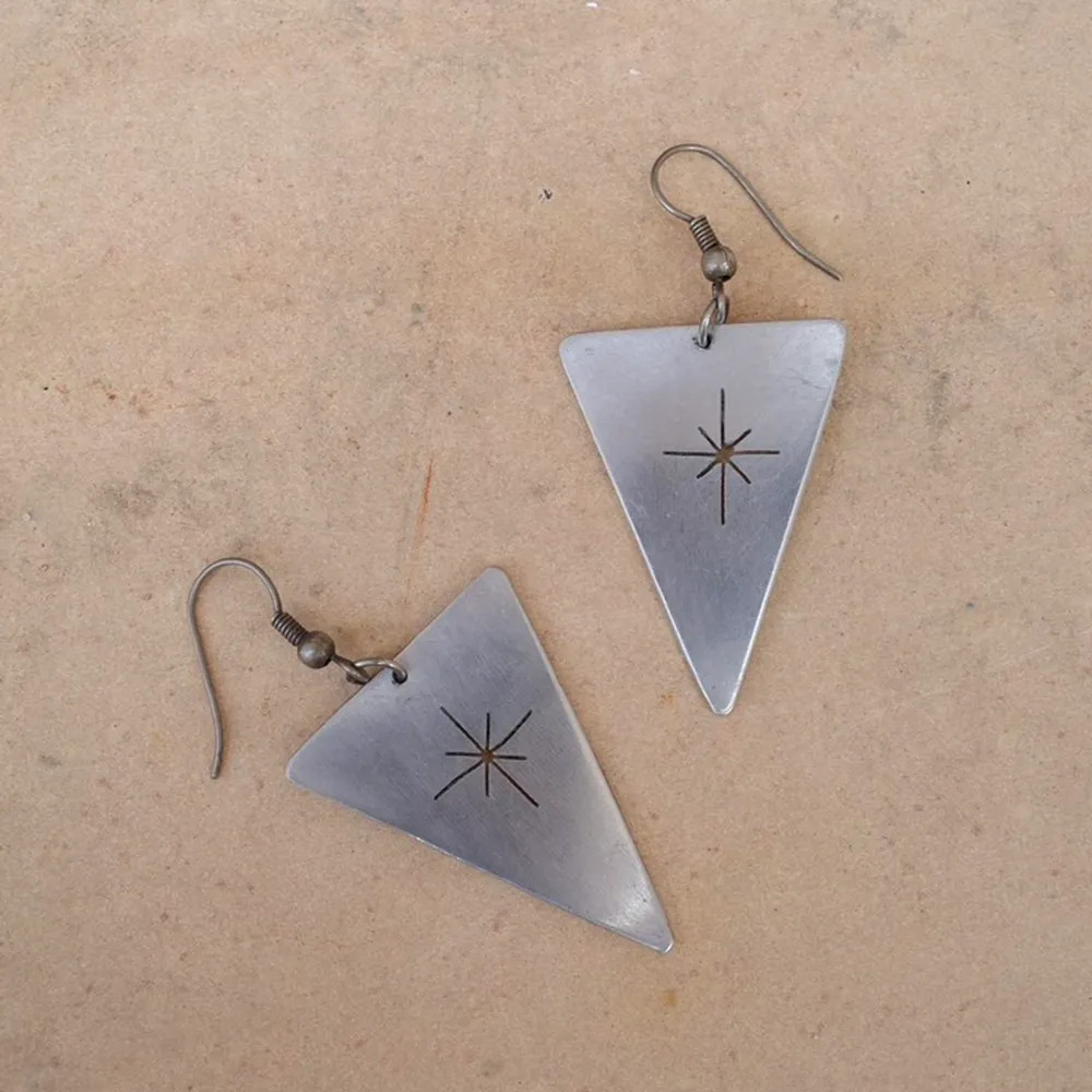  Vintage Silver Earrings Made by Chilean artisans  Cut out star design . Accessoarer.