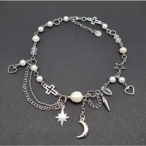 Handgjort halsband  - Handgjort halsband och exklusiv design🖤 Gjord i bra kvalitet💎Material- rostfritt stål, pärlor, havets pärlor, zinklegeringar och glas. Nickel fri. Längd: 34cm + 4cm 