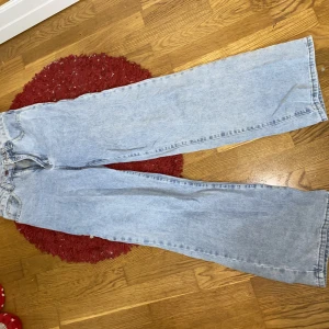 Nakd jeans - Jeans från nakd  Storlek 34 Raka