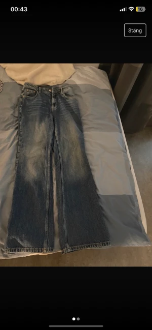 Jeans - Säljer dessa jeans från Gina i storlek 38. Säljer för de har blivit för små