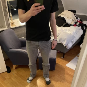 Carhartt t shirt  - Snygg carhartt t shirt. Knappt använd inga fläckar eller skador 