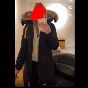 Parajumper jacka  - Endast använd vintern förra året 