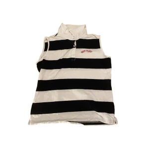 Ärmlös piké🤍 - Ärmlös piké🤍 Storlek XL men pasar mer som L/M